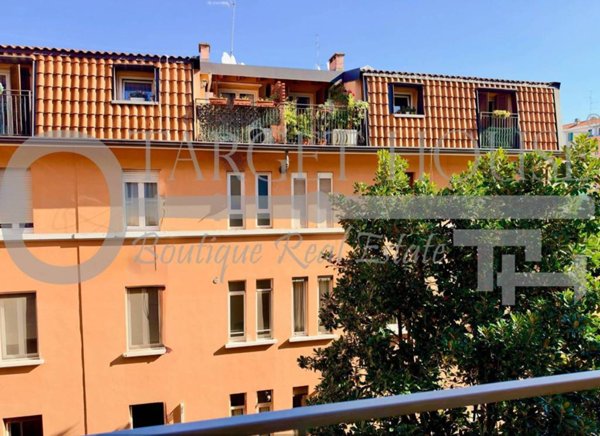 appartamento in vendita a Milano in zona Paolo Sarpi