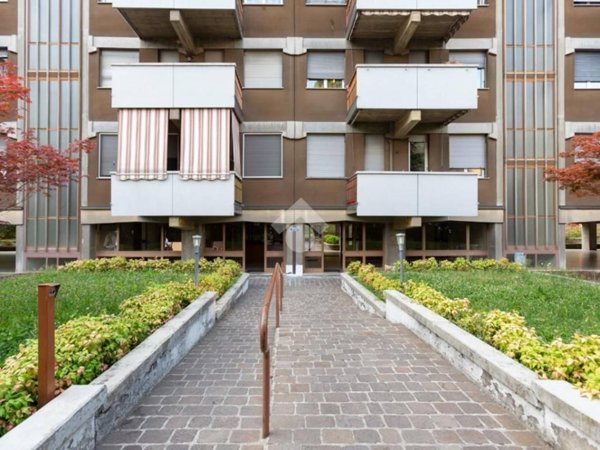 appartamento in vendita a Milano in zona Niguarda
