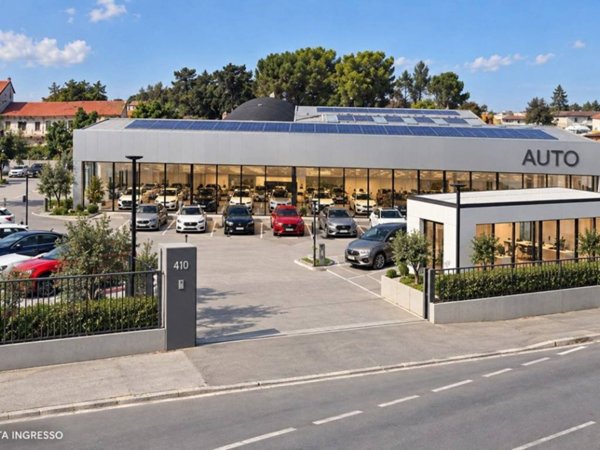 locale commerciale in vendita a Milano in zona Affori
