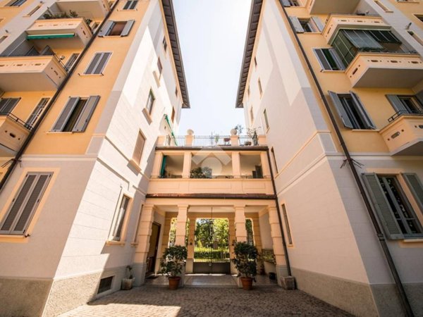 appartamento in vendita a Milano in zona Bocconi
