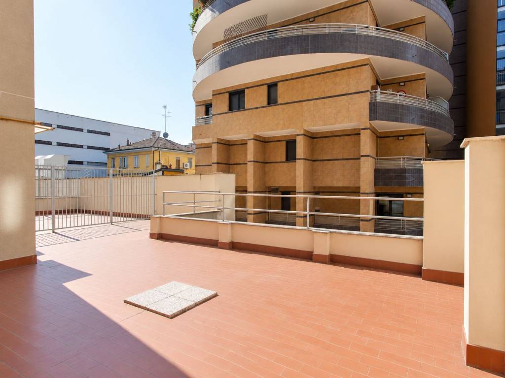 ufficio in vendita a Milano in zona Porta Venezia
