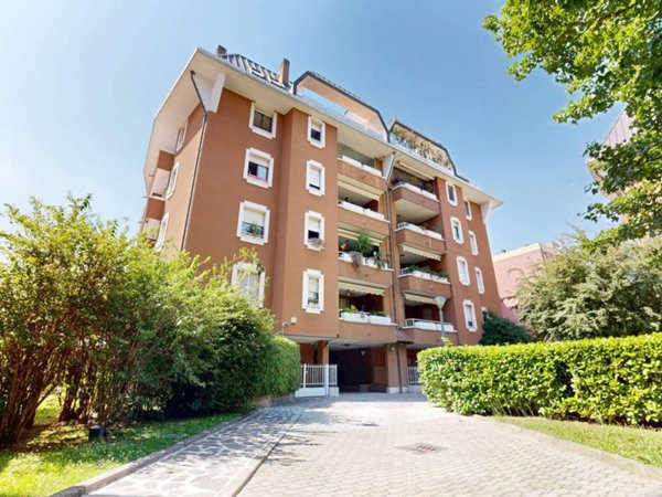 appartamento in vendita a Milano in zona Trenno