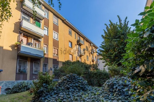 appartamento in vendita a Milano in zona Montalbino