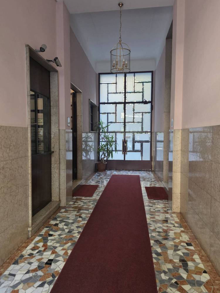 appartamento in vendita a Milano in zona Lorenteggio