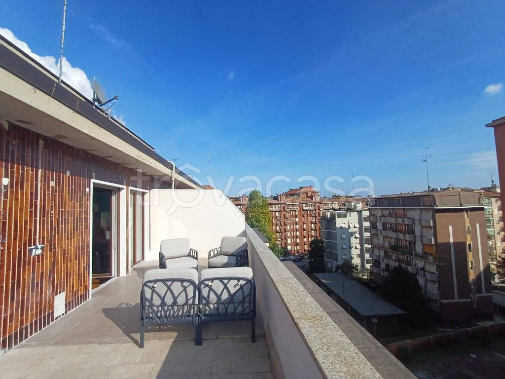 appartamento in vendita a Milano in zona Feltre