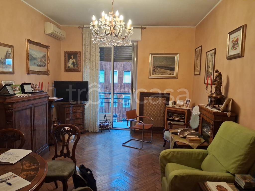 appartamento in vendita a Milano in zona Città Studi