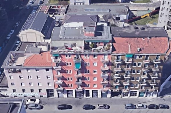 ufficio in vendita a Milano in zona Cascina dei Pomi