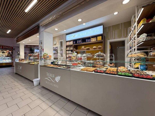 negozio in vendita a Milano in zona Solari