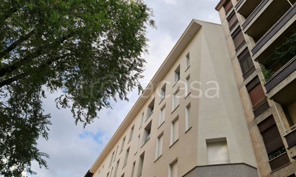 appartamento in vendita a Milano in zona Sant'Ambrogio