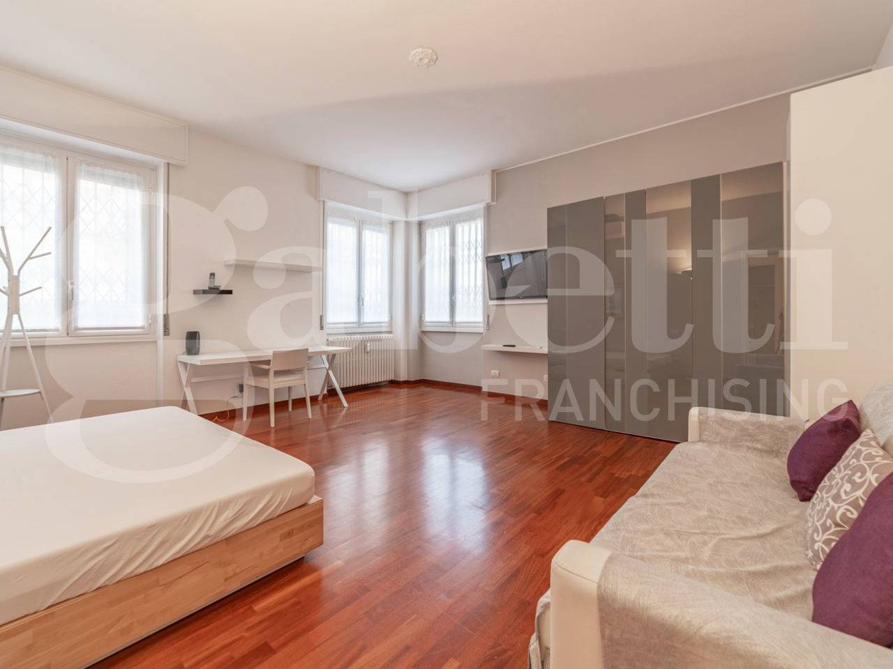 appartamento in vendita a Milano in zona Morivione