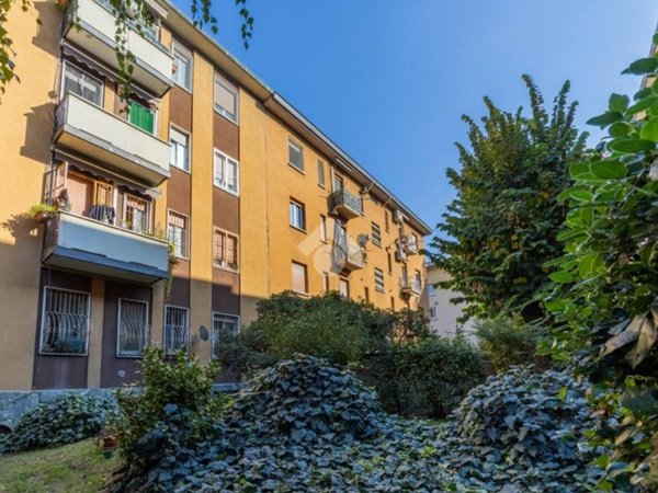 appartamento in vendita a Milano in zona Montalbino