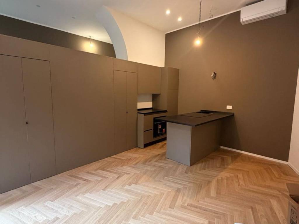 appartamento in vendita a Milano in zona Porta Genova