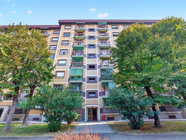 appartamento in vendita a Milano in zona Gallaratese
