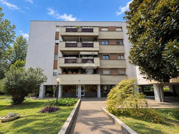appartamento in vendita a Milano in zona Vigentino