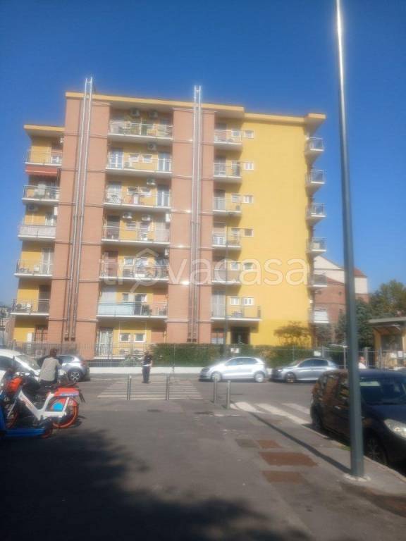 appartamento in vendita a Milano in zona Barona