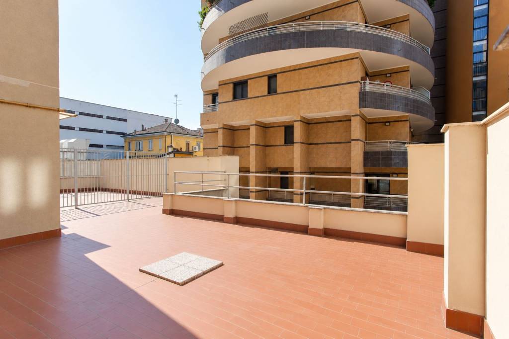 ufficio in vendita a Milano in zona Centro Direzionale