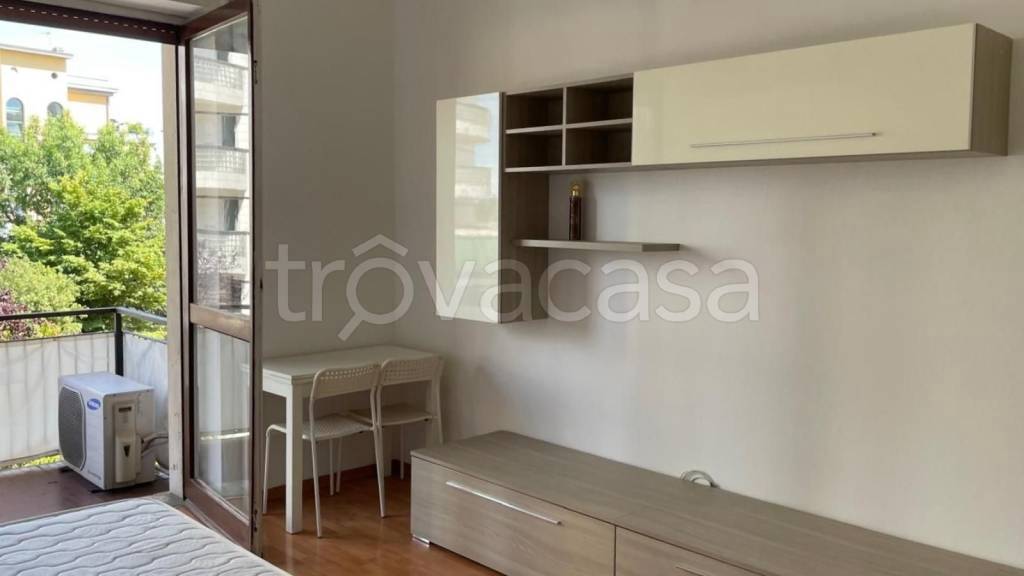 appartamento in vendita a Milano in zona Forlanini