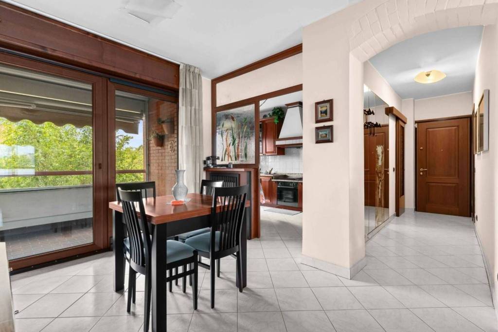 appartamento in vendita a Milano in zona Famagosta