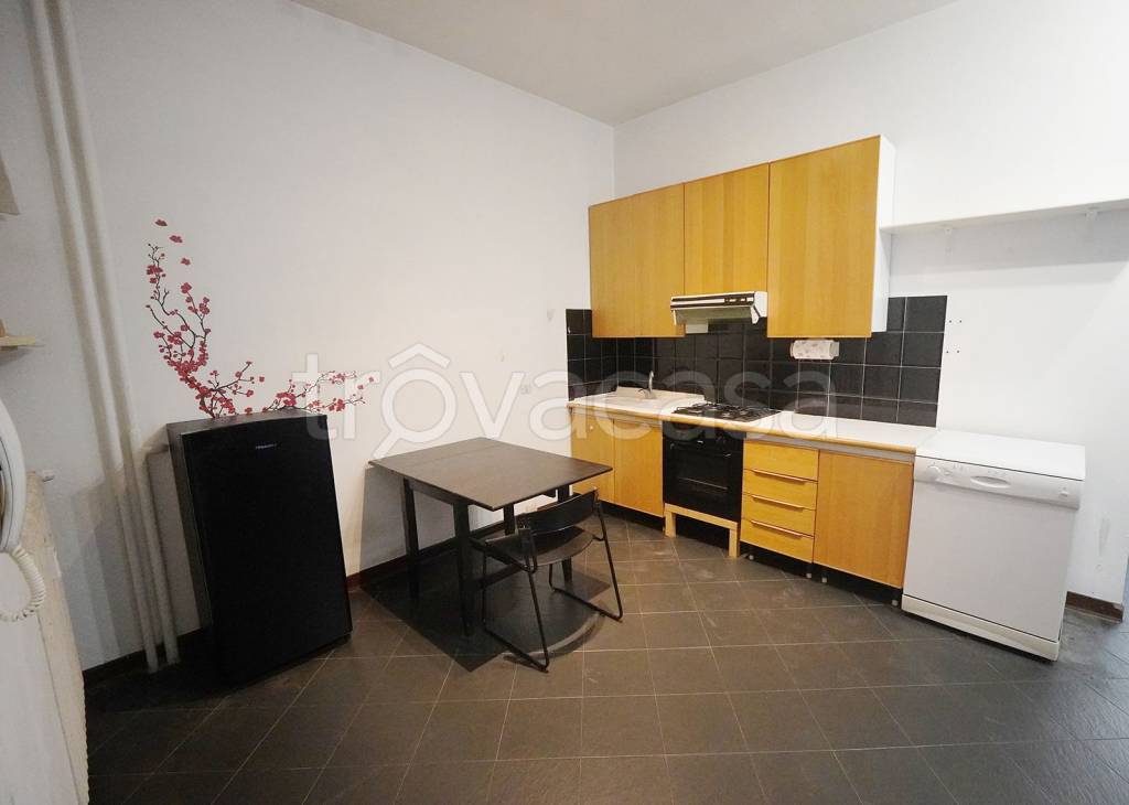 appartamento in vendita a Milano in zona Rottole