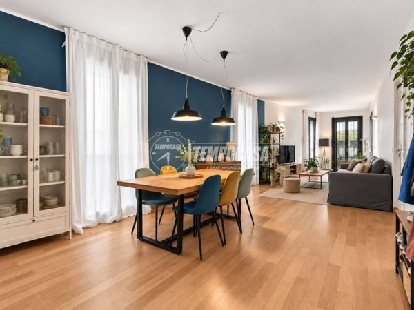 appartamento in vendita a Milano in zona Porta Genova