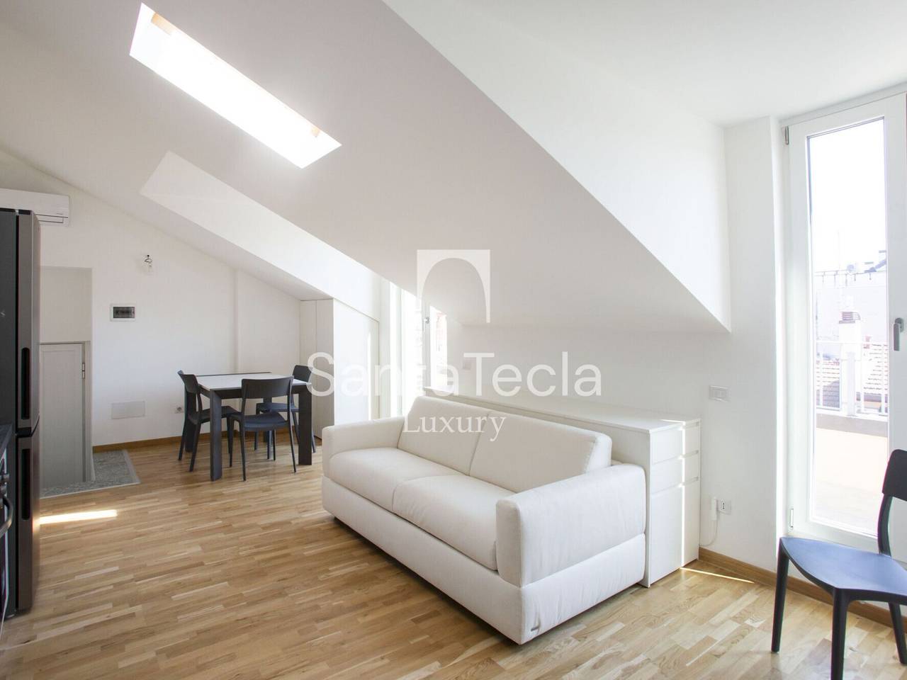 appartamento in vendita a Milano in zona Cadorna