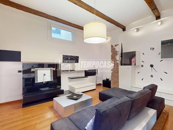 appartamento in vendita a Milano in zona Loreto