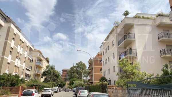 appartamento in vendita a Milano in zona Corsica