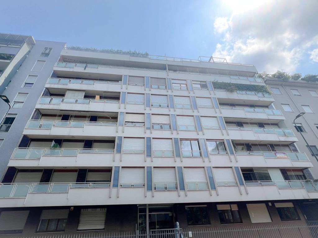 ufficio in vendita a Milano in zona Città Studi