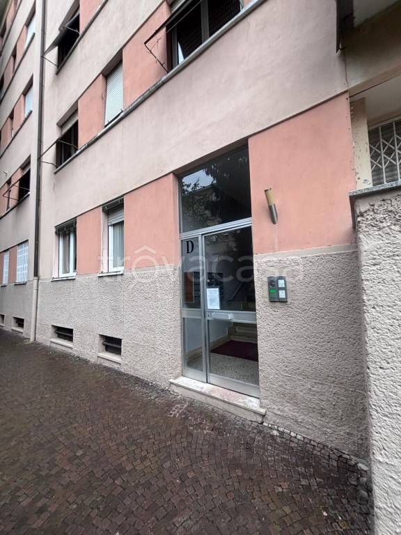 appartamento in vendita a Milano in zona Vigentino