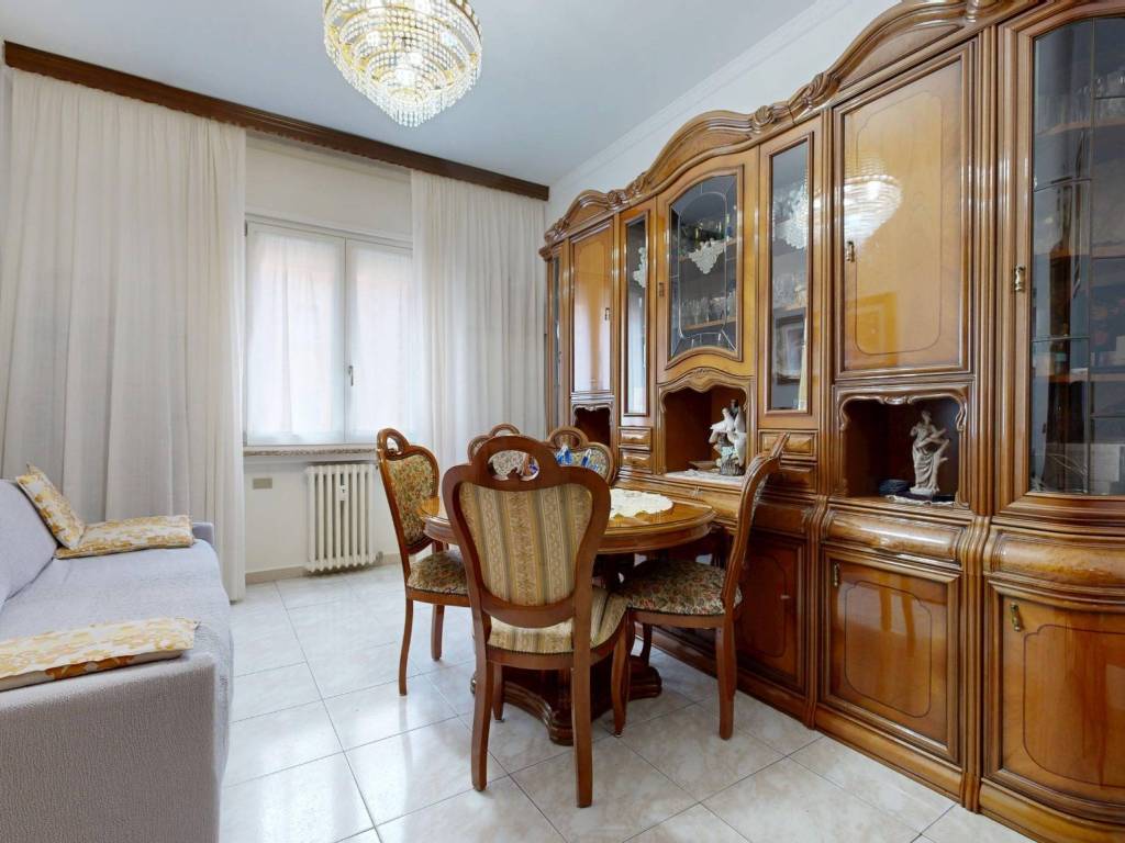 appartamento in vendita a Milano in zona Baggio