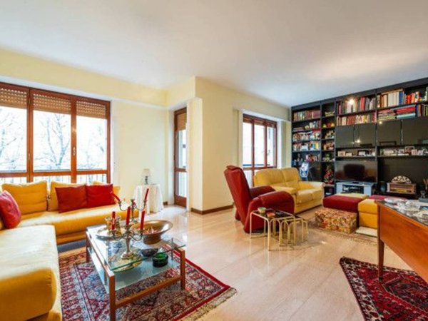 appartamento in vendita a Milano in zona De Angeli