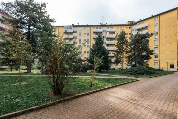 appartamento in vendita a Milano in zona Morsenchio