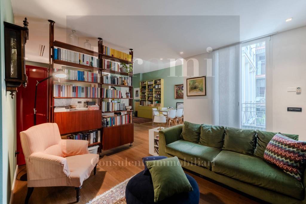 appartamento in vendita a Milano in zona Sant'Ambrogio