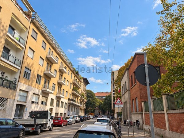 appartamento in vendita a Milano in zona Bocconi