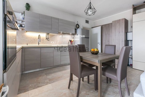 appartamento in vendita a Milano in zona Vigentino