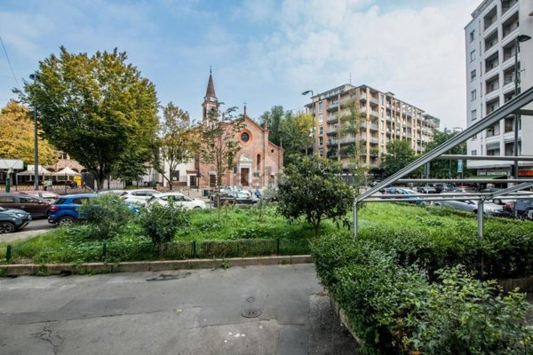 appartamento in vendita a Milano in zona Casoretto