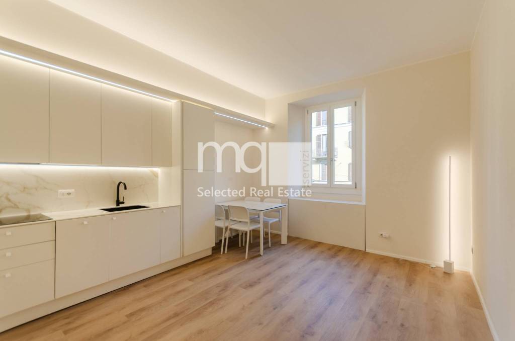 appartamento in vendita a Milano in zona Porta Genova