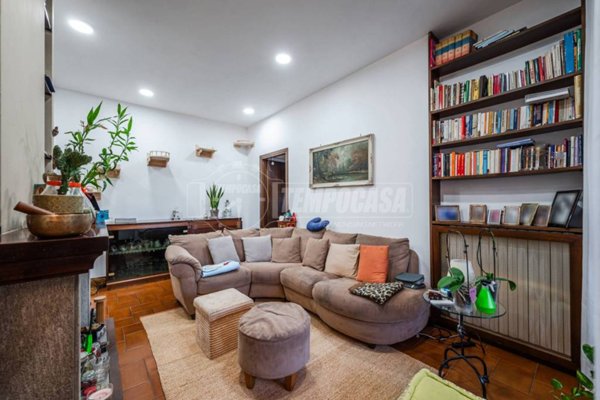 appartamento in vendita a Milano in zona Vigentino