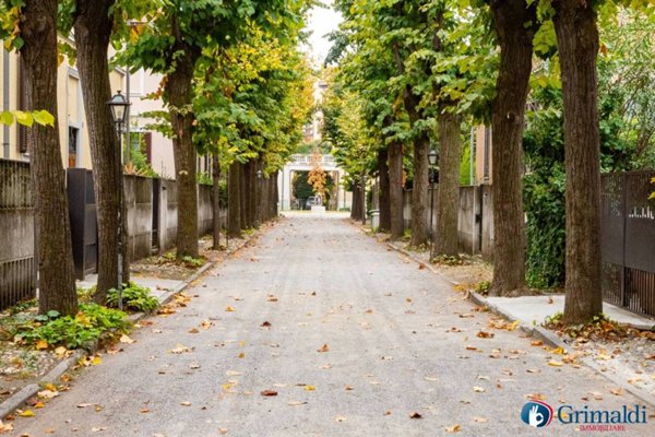 appartamento in vendita a Milano in zona Bande Nere