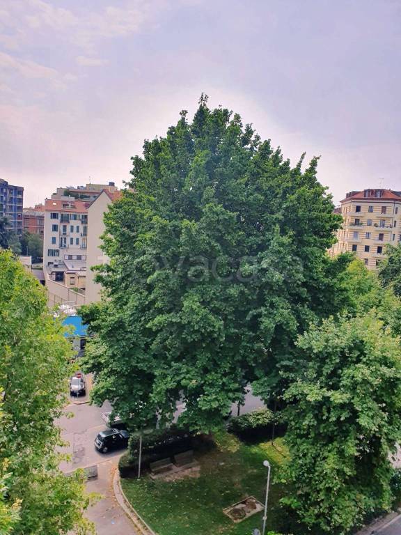 appartamento in vendita a Milano in zona Sempione