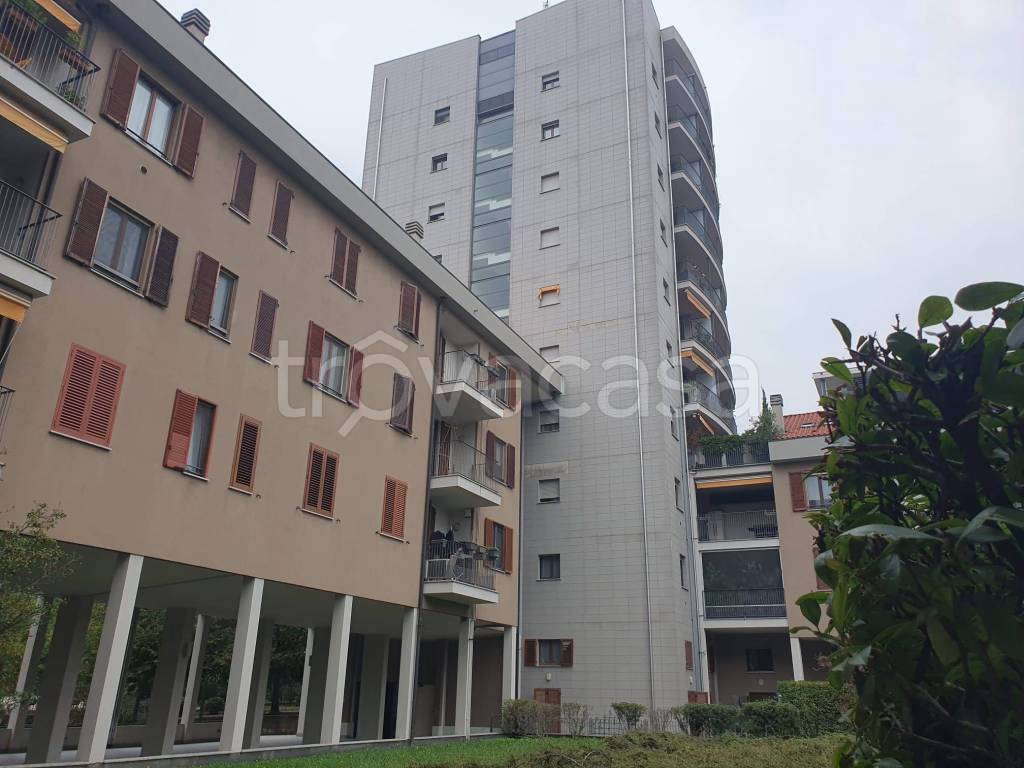 appartamento in vendita a Milano in zona Barona