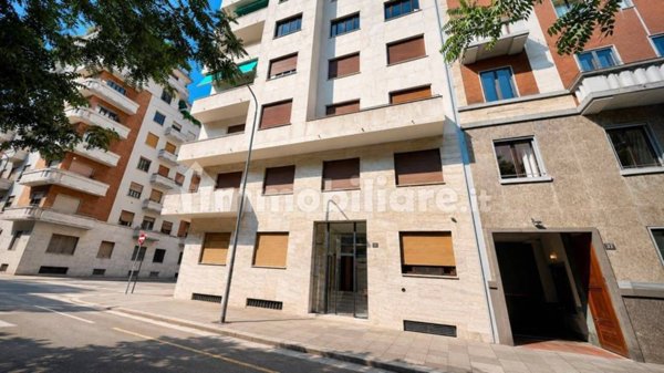 ufficio in vendita a Milano in zona Porta Venezia