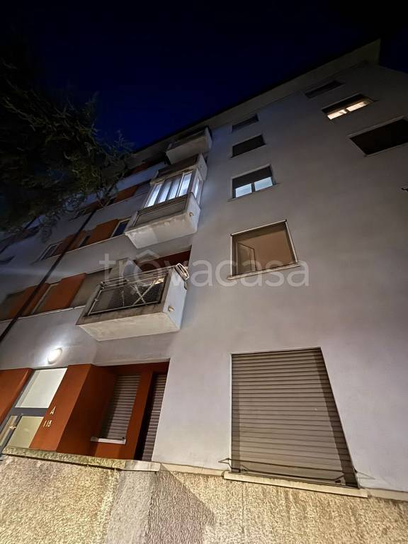 appartamento in vendita a Milano in zona Prato Centenaro