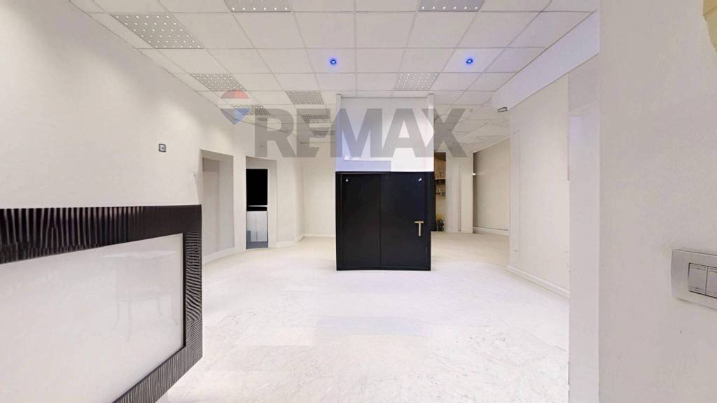 ufficio in vendita a Milano in zona Lambrate