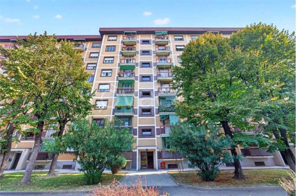 appartamento in vendita a Milano in zona Gallaratese