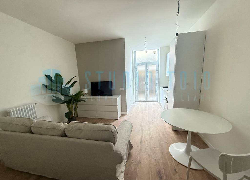 appartamento in vendita a Milano in zona Città Studi