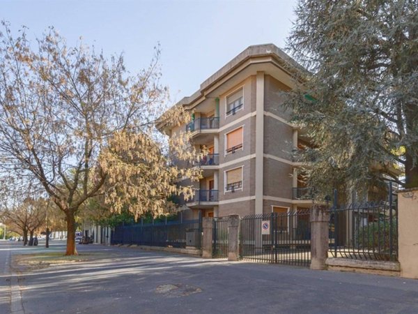 appartamento in vendita a Milano in zona Corvetto