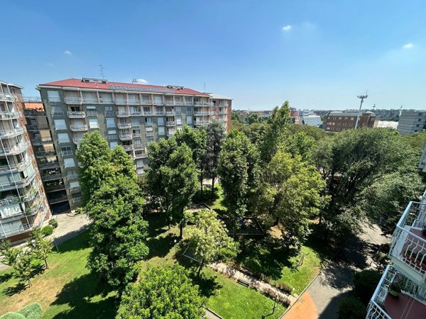 appartamento in vendita a Milano in zona Barona