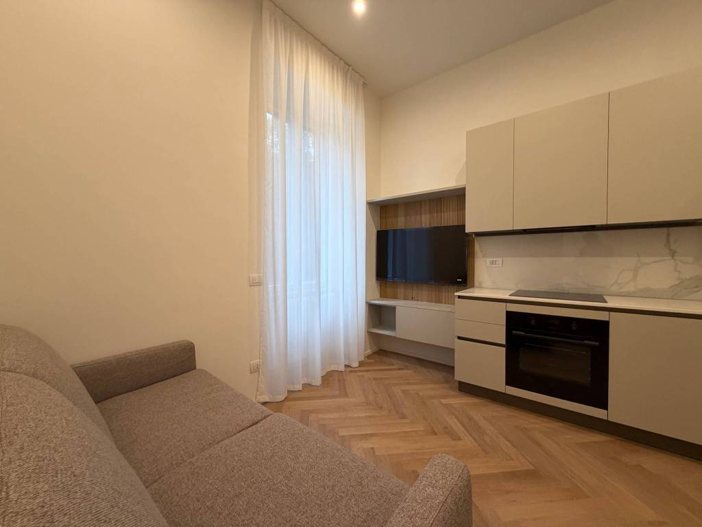 appartamento in vendita a Milano in zona Sant'Ambrogio
