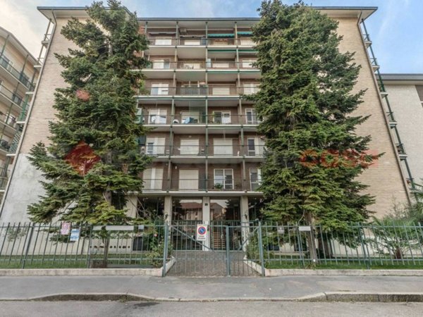 appartamento in vendita a Milano in zona Barona